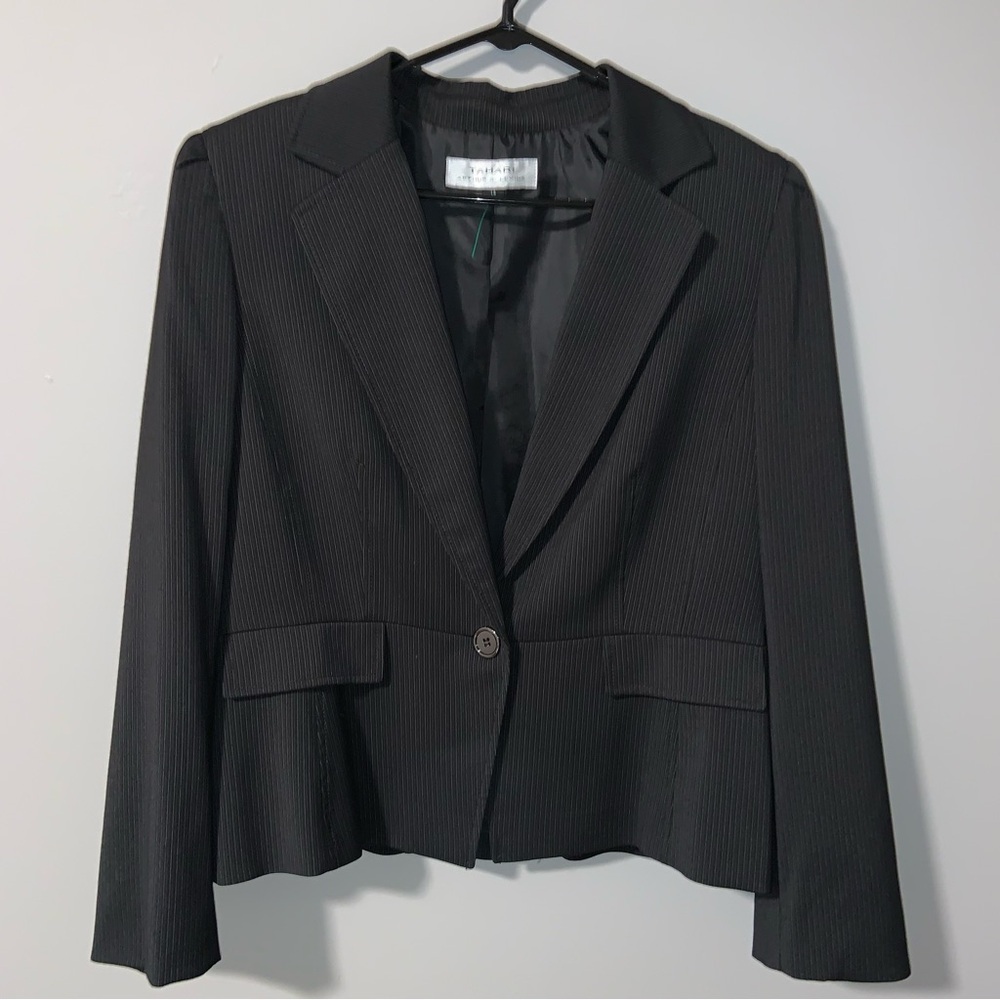 TAHARI BLAZER SIZE 14 women’s black